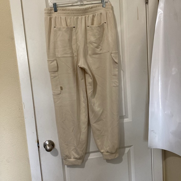 Splendid x @Cellajaneblog Scuba Cargo Jogger - Picture 4 of 9